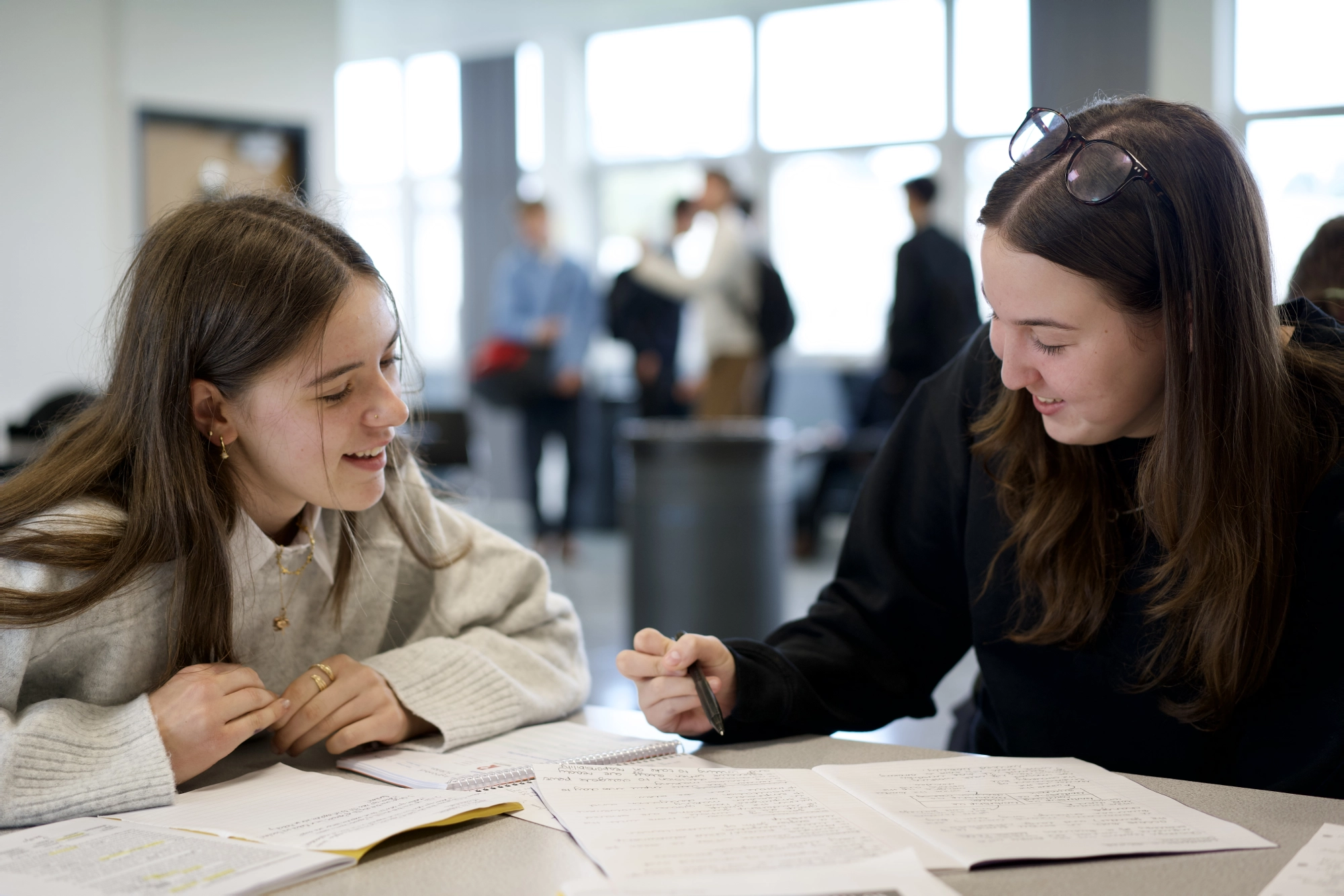 Rossett - Sixth Form Girls Working Together - Oct 24 (1)